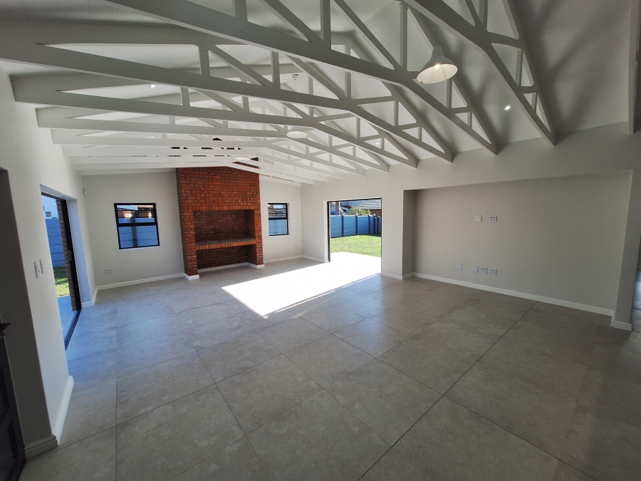 4 Bedroom Property for Sale in Noorsekloof Eastern Cape